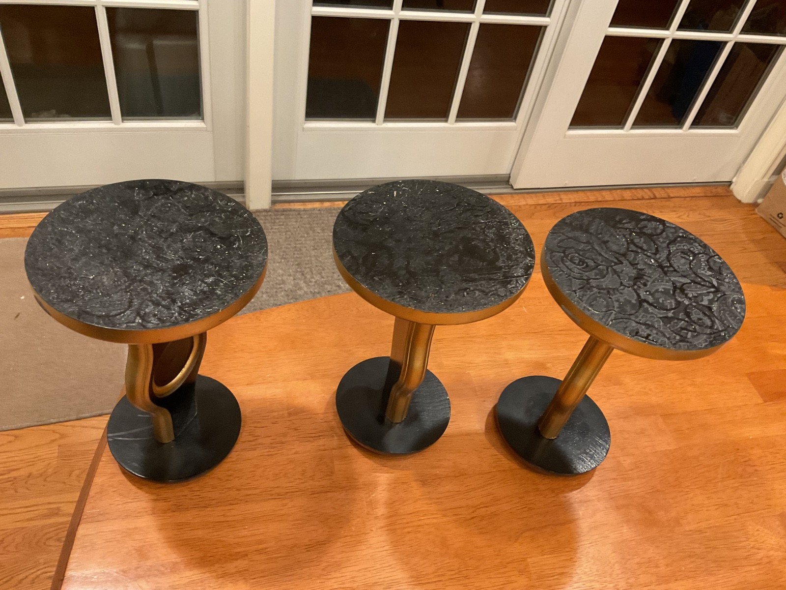 3 HOLLYWOOD REGENCY WOODEN BLACK & GOLD HAT /WIG DISPLAY STANDS – NO MONOGRAM