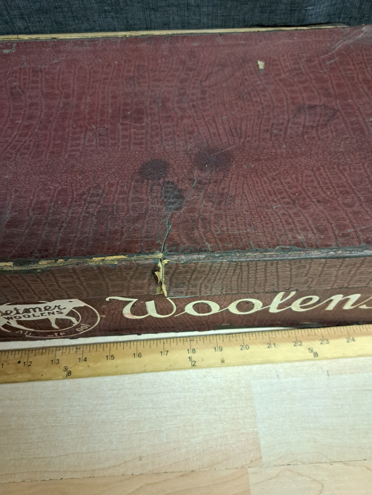 Detmer Woolens Vintage Traveling Sales Display,Sample Fabric Display Box