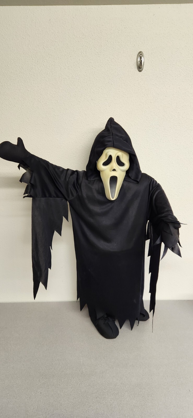 VTG SCREAM GHOSTFACE Fun World Div. Easter Unlimited 3′ Store Counter Display
