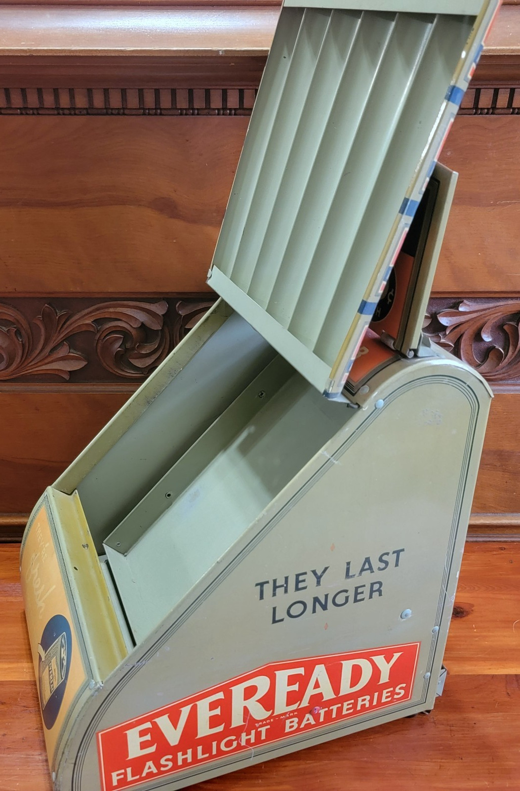 EVEREADY Batteries Store Counter Advertising Display 1930s