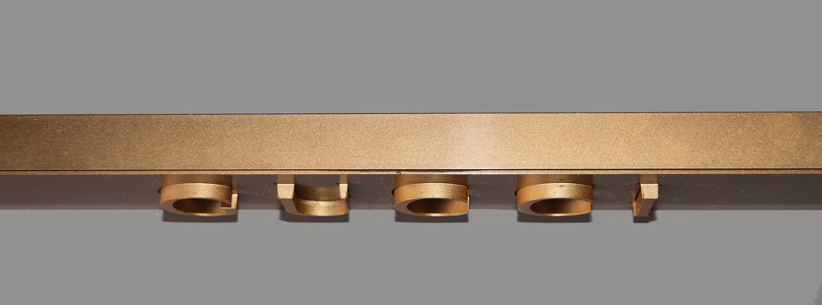 GUCCI METAL ADVERTISING SIGN BAR 100 CM. VINTAGE BAS-RELIEF LOGO