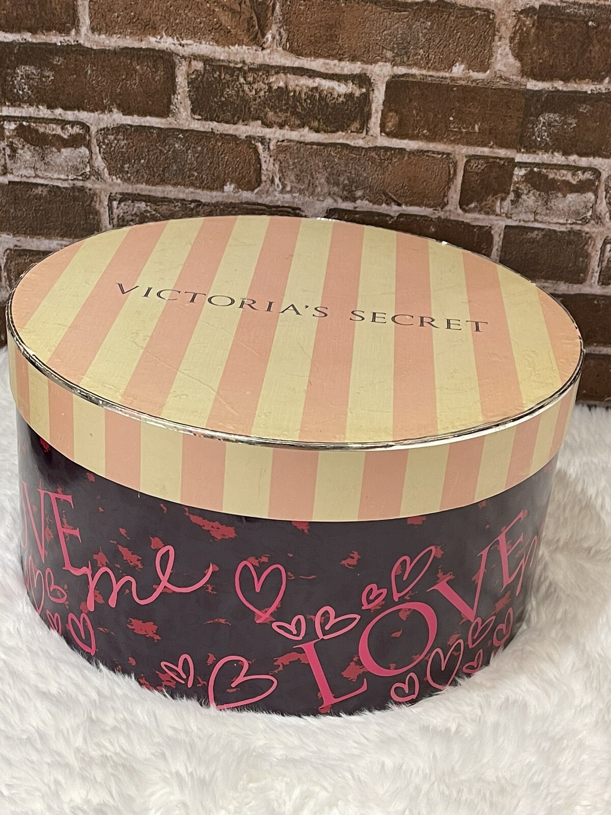 VICTORIA’S SECRET HAT BOXES DISPLAY PROPS PINK STRIPED BLACK STRIPED RARE SET