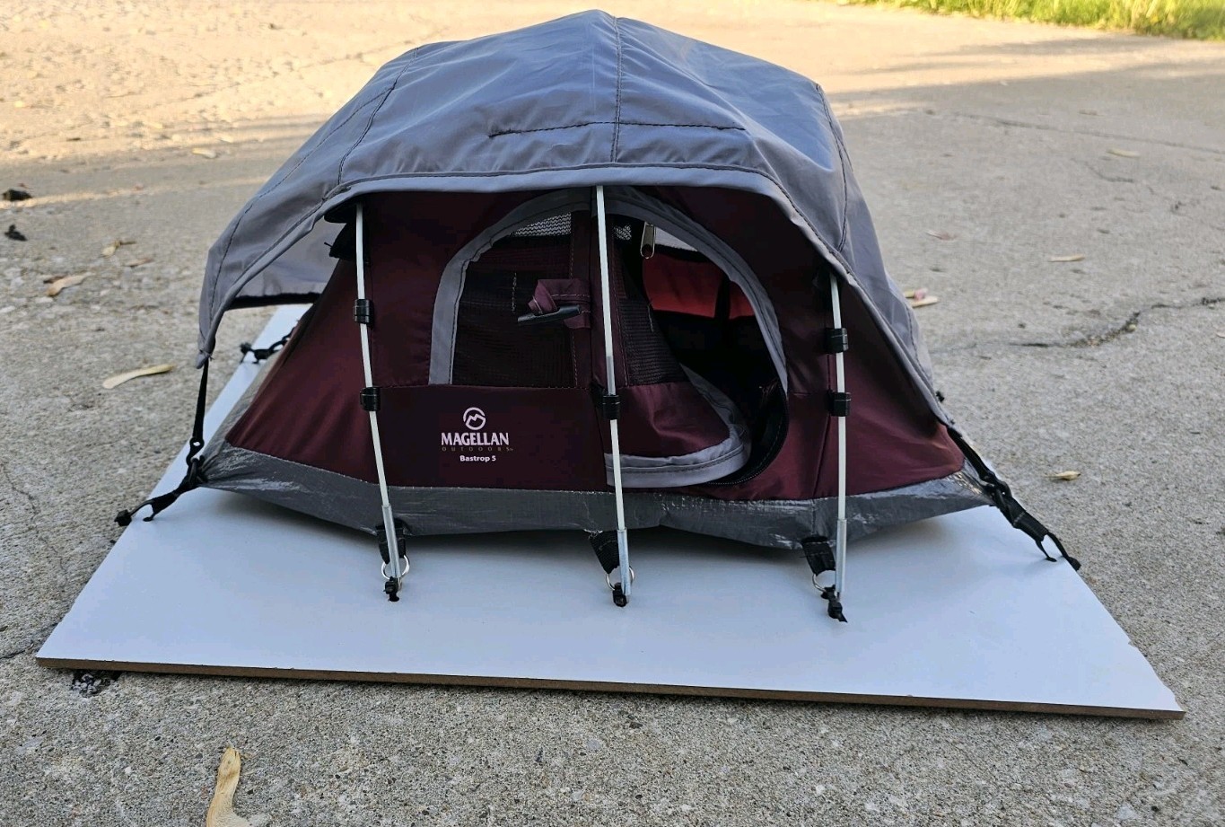 Magellan Bastrop 5 Mini Tent Store Display Toy ￼