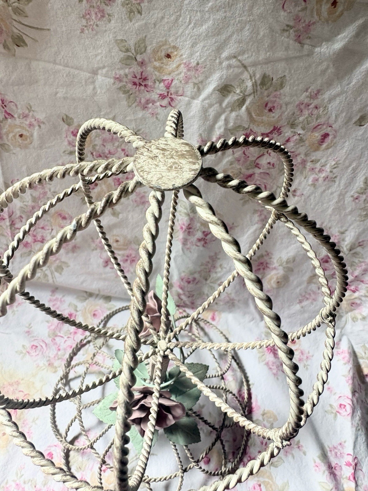 Vintage Shabby Hat Wig Stand Holder Twisted Wire Metal Pale Pink Roses 16”
