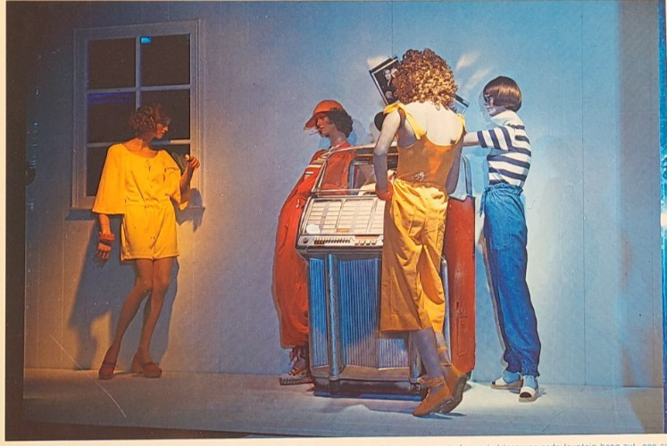 1970s BLOOMINGDALES, NY WINDOW DISPLAY PHOTO PRINT SIGHTS OF THE 50s!