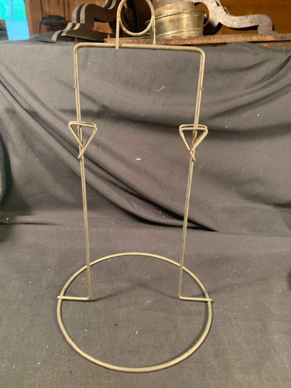 Vintage Metal Clip Wire Countertop Display Rack Store Display 6.5″ by 11.5″