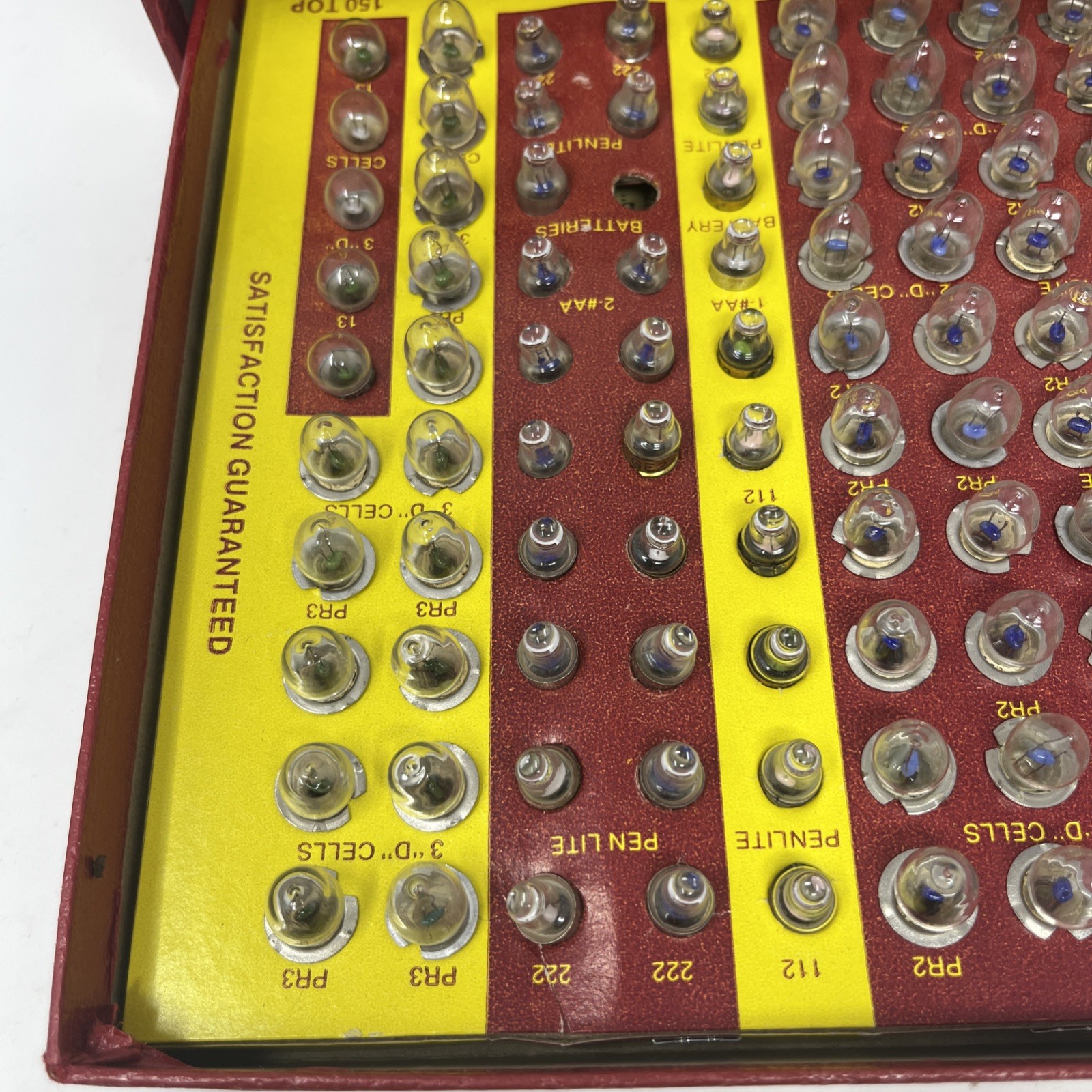 Vintage SERV-A-LITE Flashlite Bulb Merchandiser No. 300 – with Bulbs Display