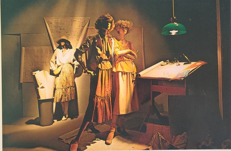 1970s G. FOX & CO. HARTFORD WINDOW DISPLAY PHOTO PRINT BACK TO THE DRAWING BOARD