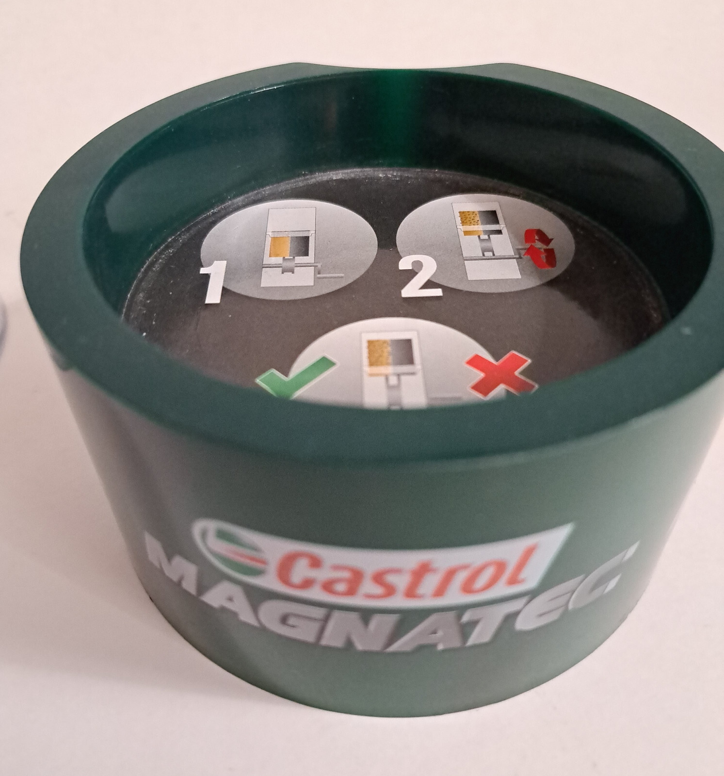 Castrol Advertising Magnatec Display Countertop Castrol Piece Display