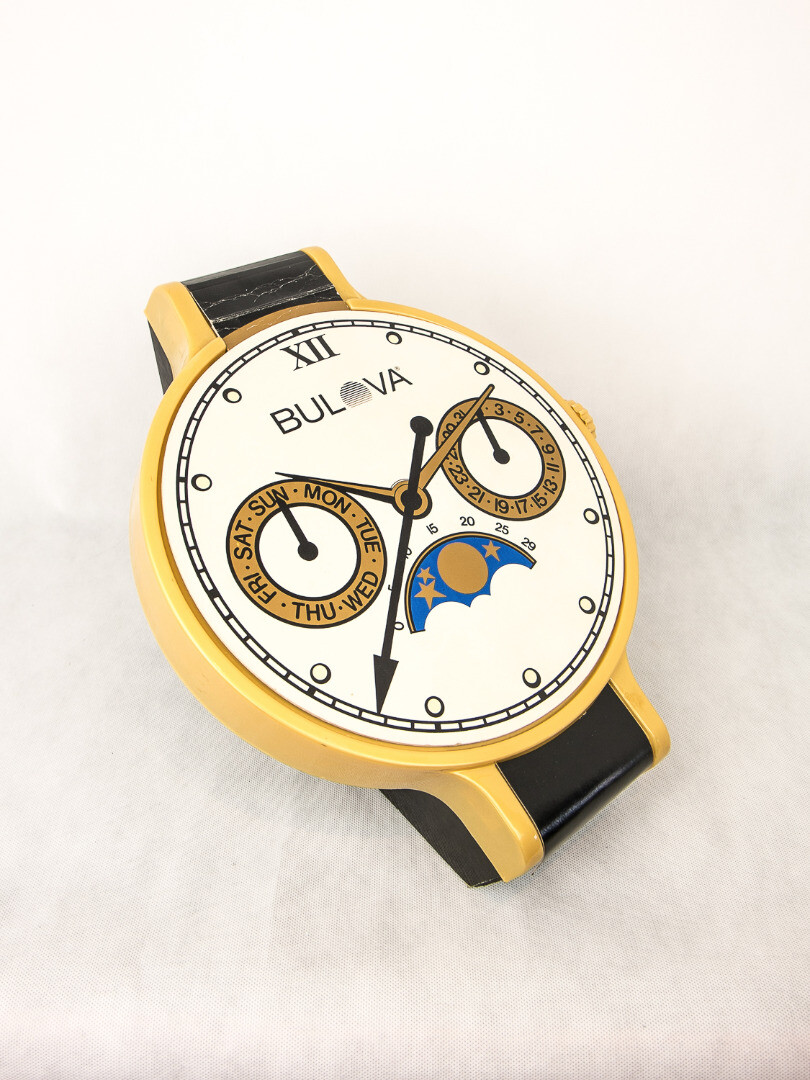 Bulova CALENDAR WITH MOON PHASE presentation display advertising for retailers