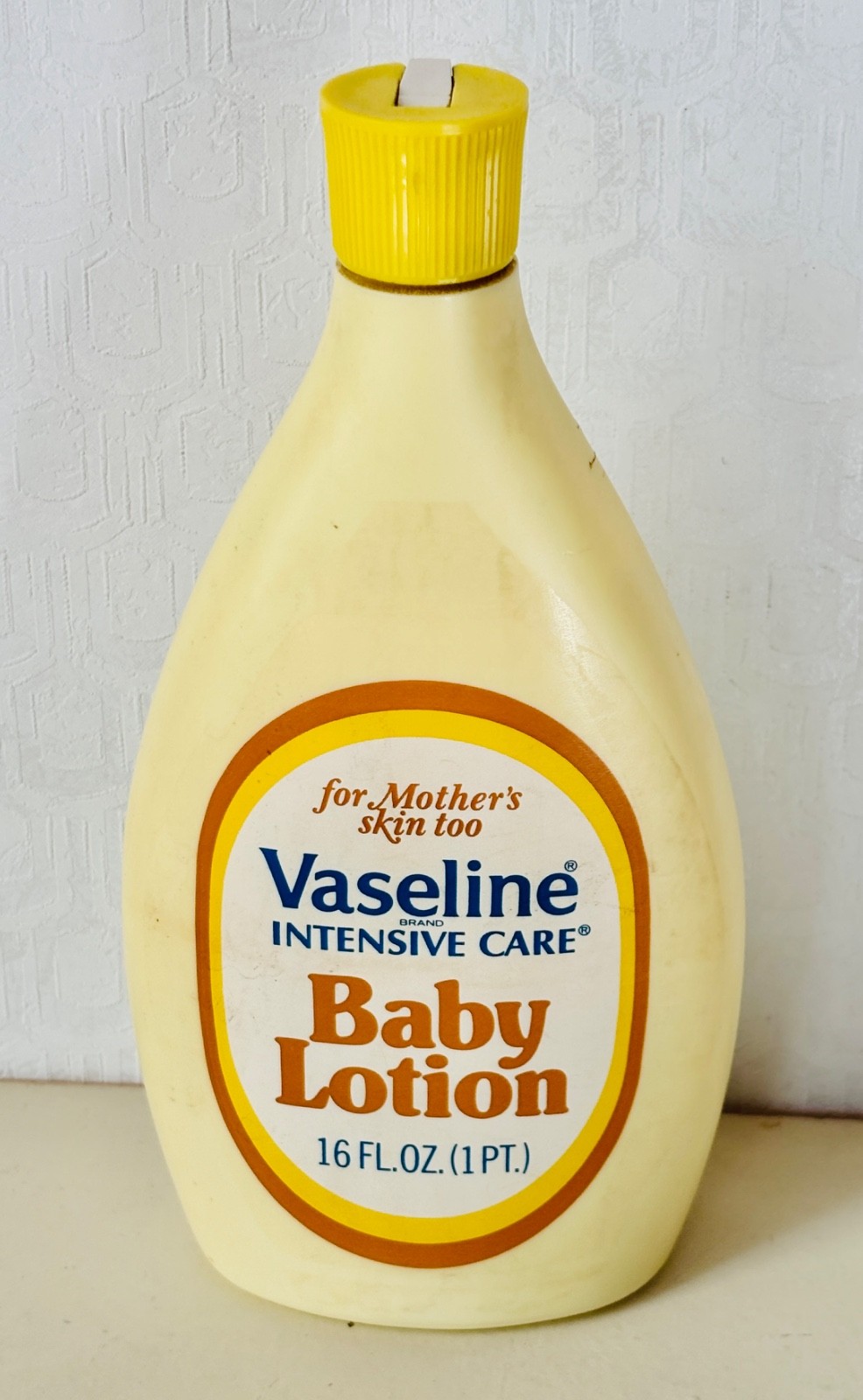NOS VTG VASELINE INTENSIVE CARE BABY LOTION 16OZ MOVIE TV PROP YELLOW BOTTLE