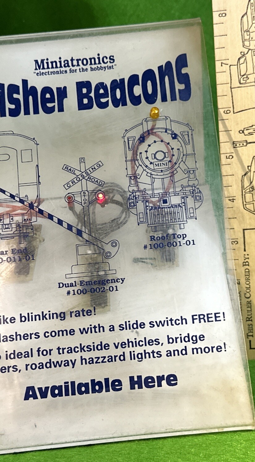 Vintage Hobby/Model Train Store Counter Display ~ MINIATRONICS Flasher Beacons
