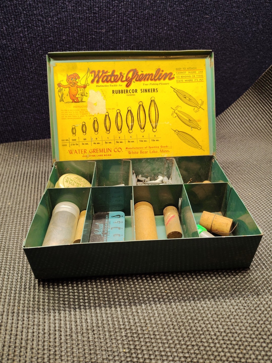 Vintage Fishing Water Gremlin Rubbercor Sinkers Metal Store Counter Display Box