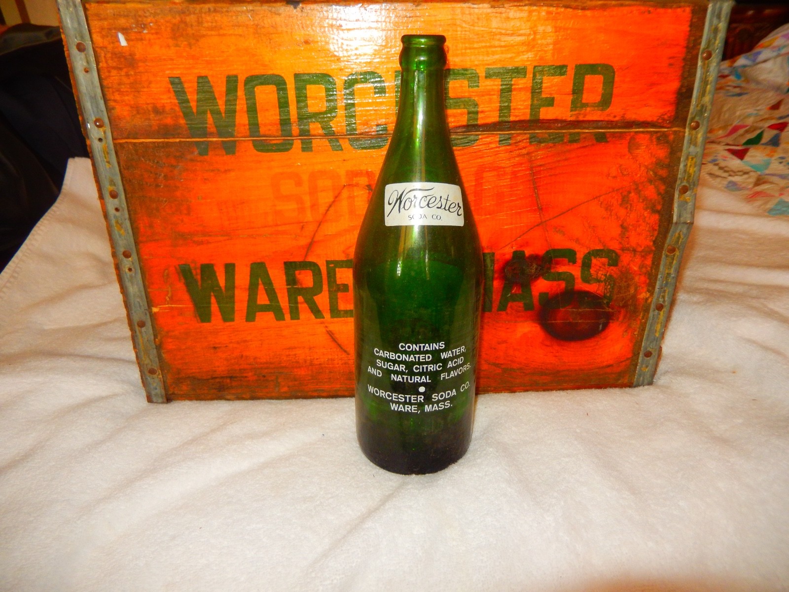 ANTIQUE WORCESTER SODA CO WARE MASS USA WOOD BOTTLE ADVERTISING BOX & BOTTLES