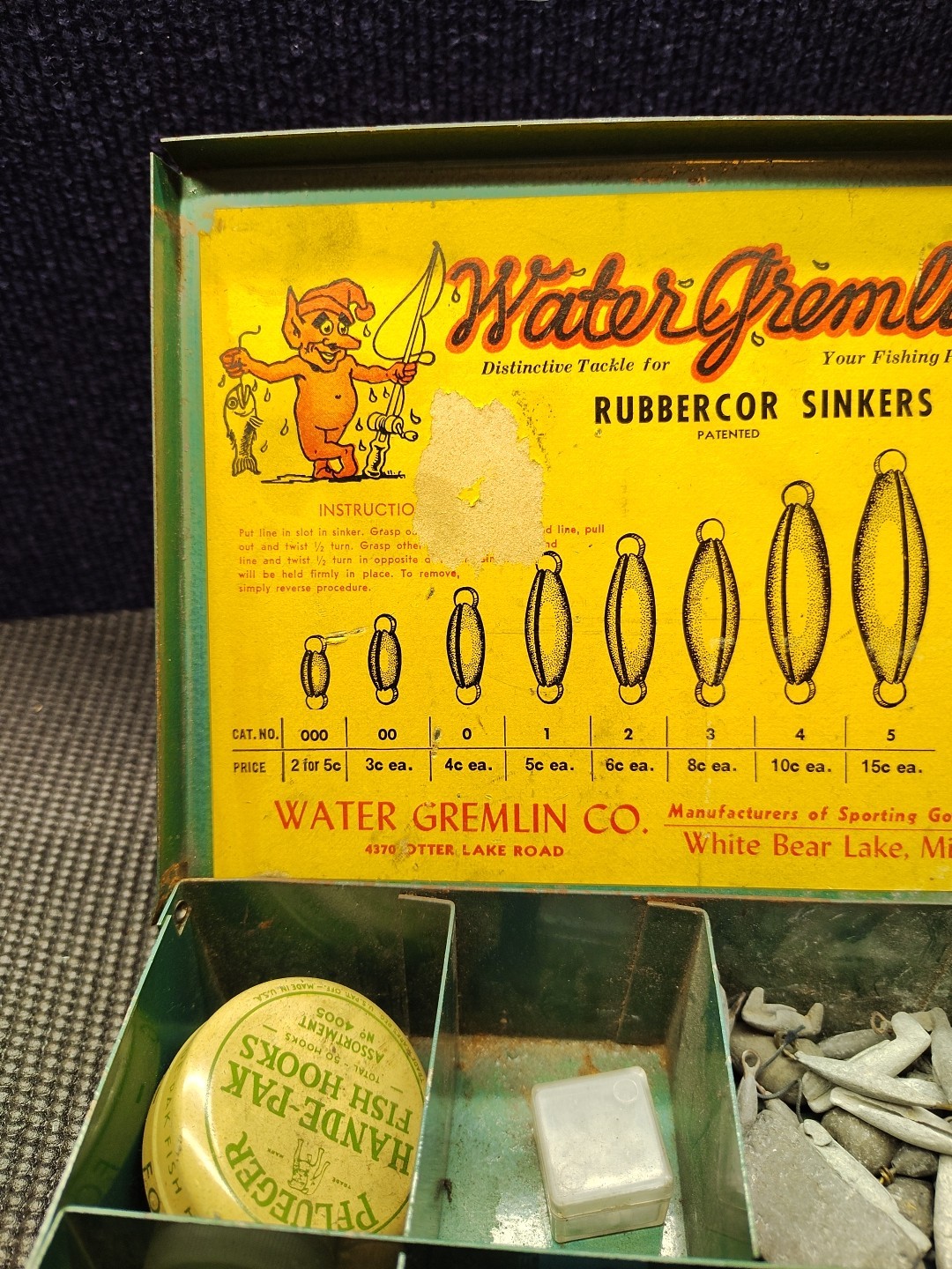 Vintage Fishing Water Gremlin Rubbercor Sinkers Metal Store Counter Display Box