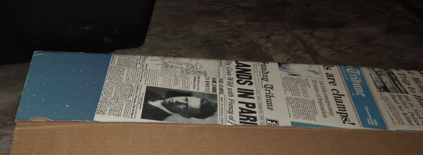 Vintage Chicago Tribune cardboard newspaper display Rocket, Y2K, 1999-2000