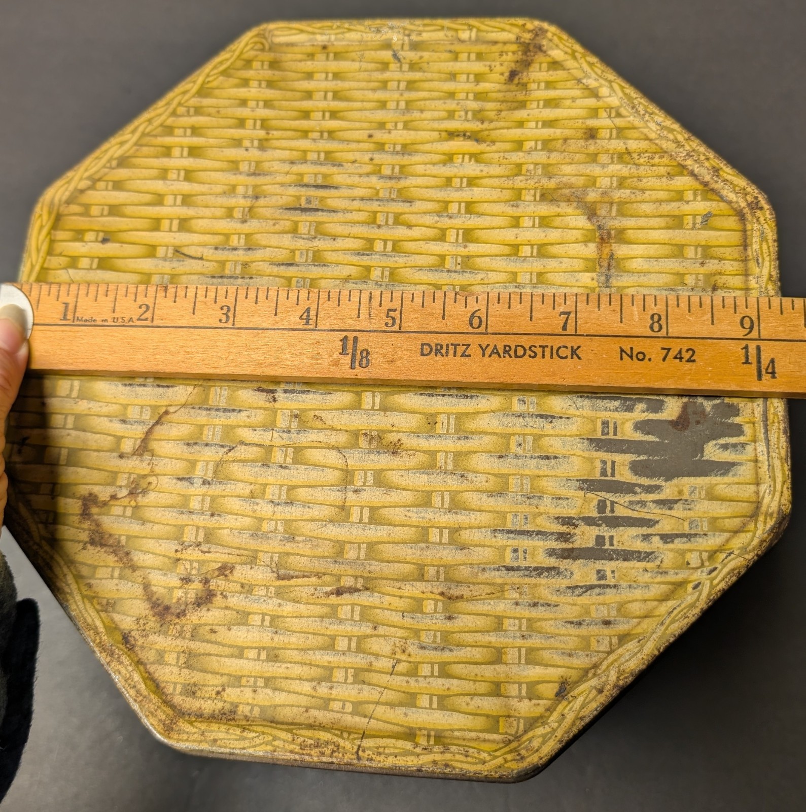 Vtg Yellow Basket Weave Tin LOOSE-WILES BISCUIT CO Cottage Rustic Country Granny