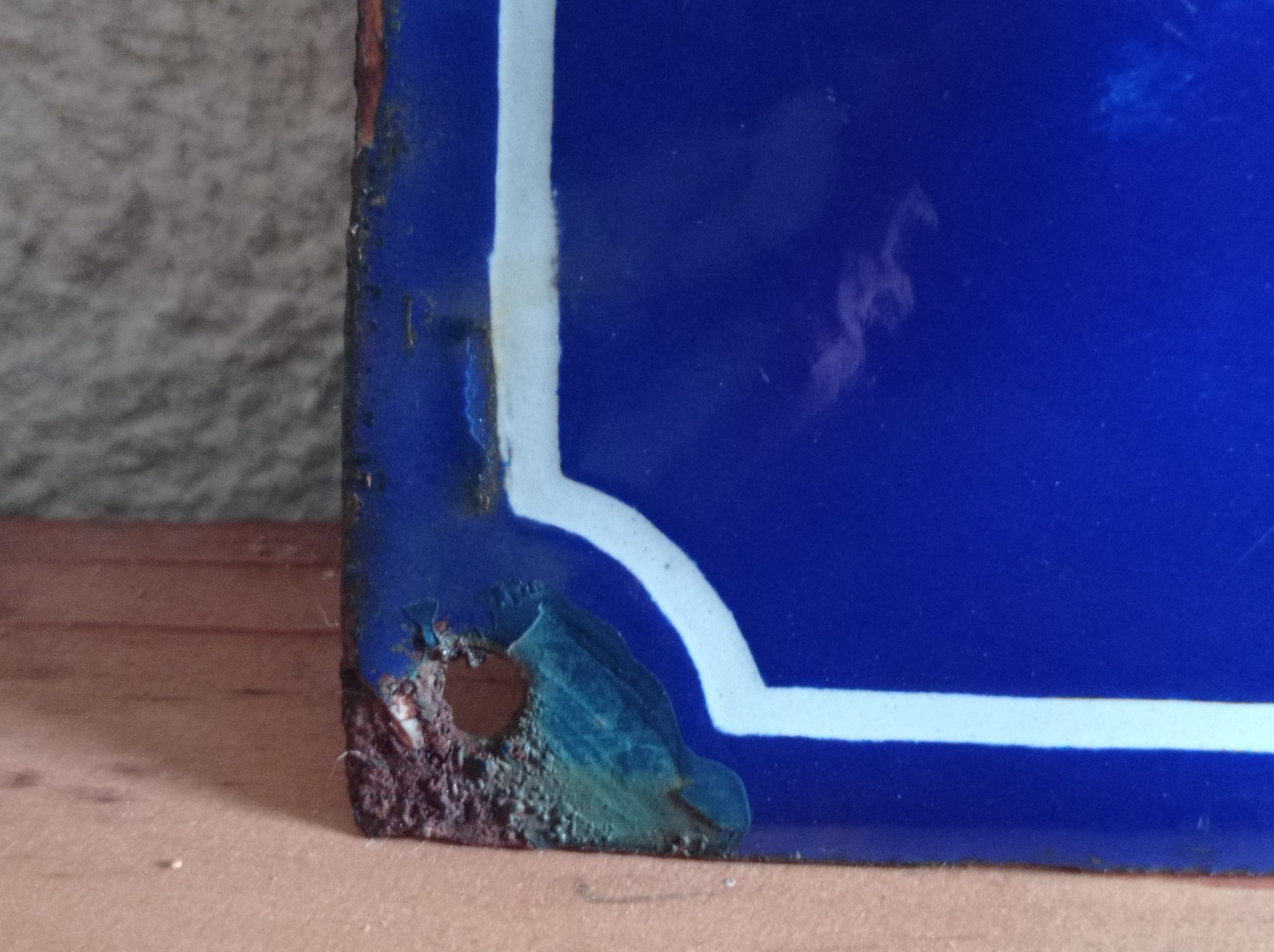 OLD ENAMELLED STREET, HOUSE PLAQUE – NUMBER 3 – 15 x 20 cm – BOMBED