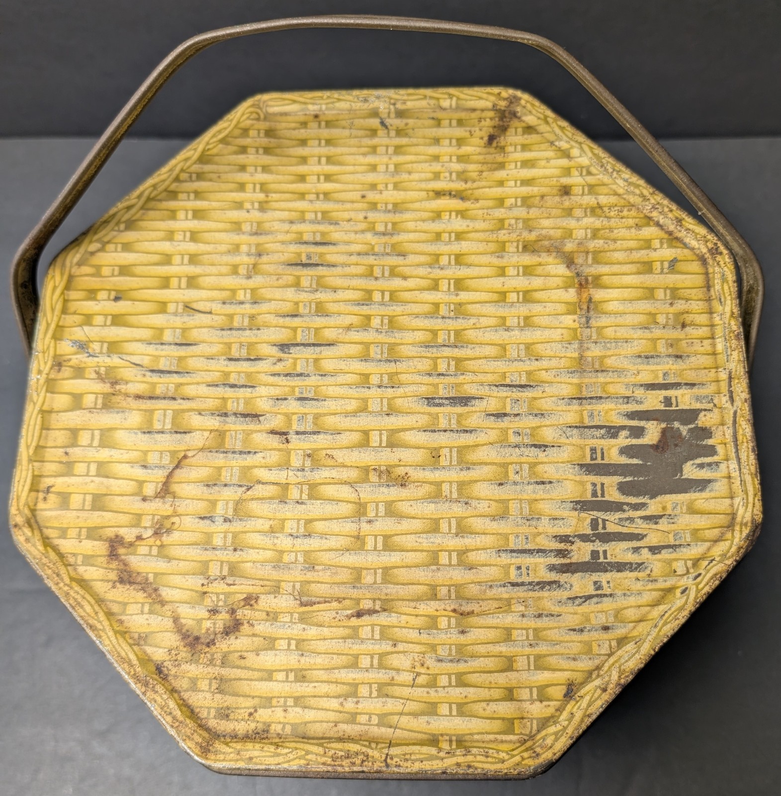 Vtg Yellow Basket Weave Tin LOOSE-WILES BISCUIT CO Cottage Rustic Country Granny