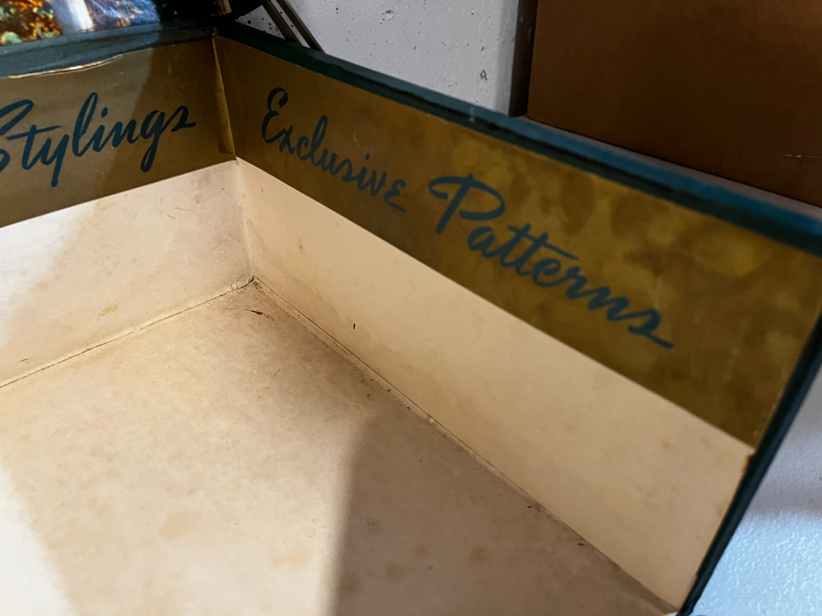 1941 Ferris Wool Co. Woolen Co Suit Sample Case Tailor Salesman Display Box