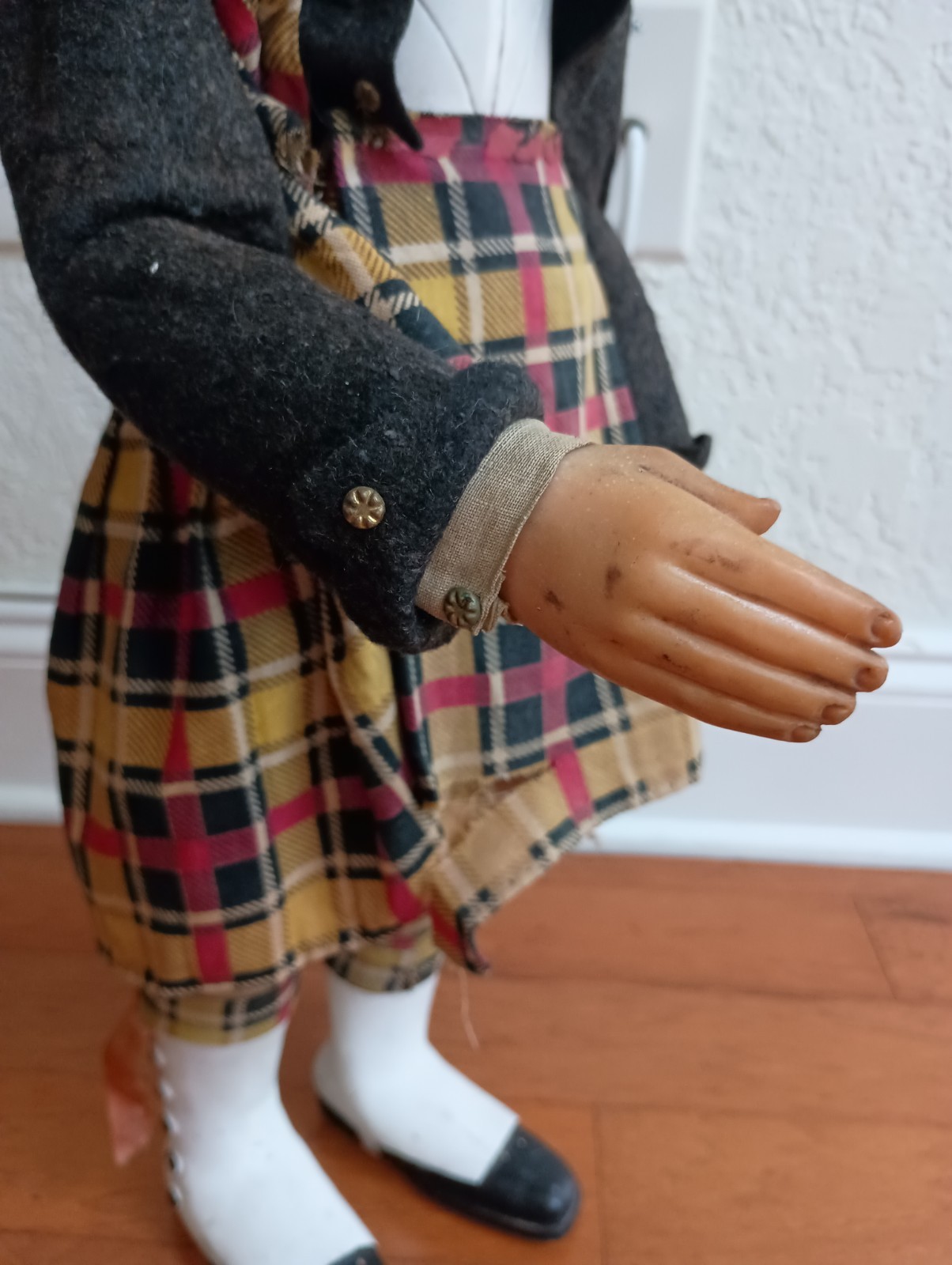 Vintage 1950s Old Smuggler Scotch Whisky MR FERGUS Figure Store Display 27”