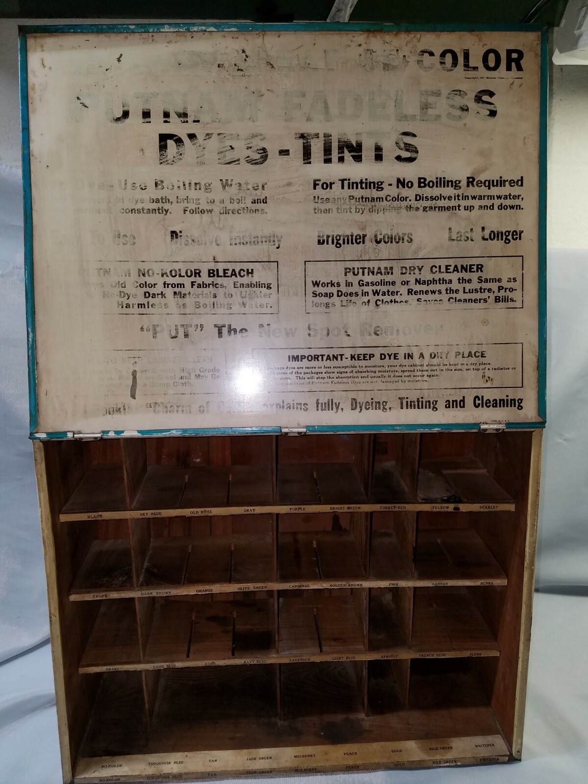 VINTAGE PUTNAM DYE & TINTS STORE METAL & WOOD DISPLAY COLORFUL CABINET!