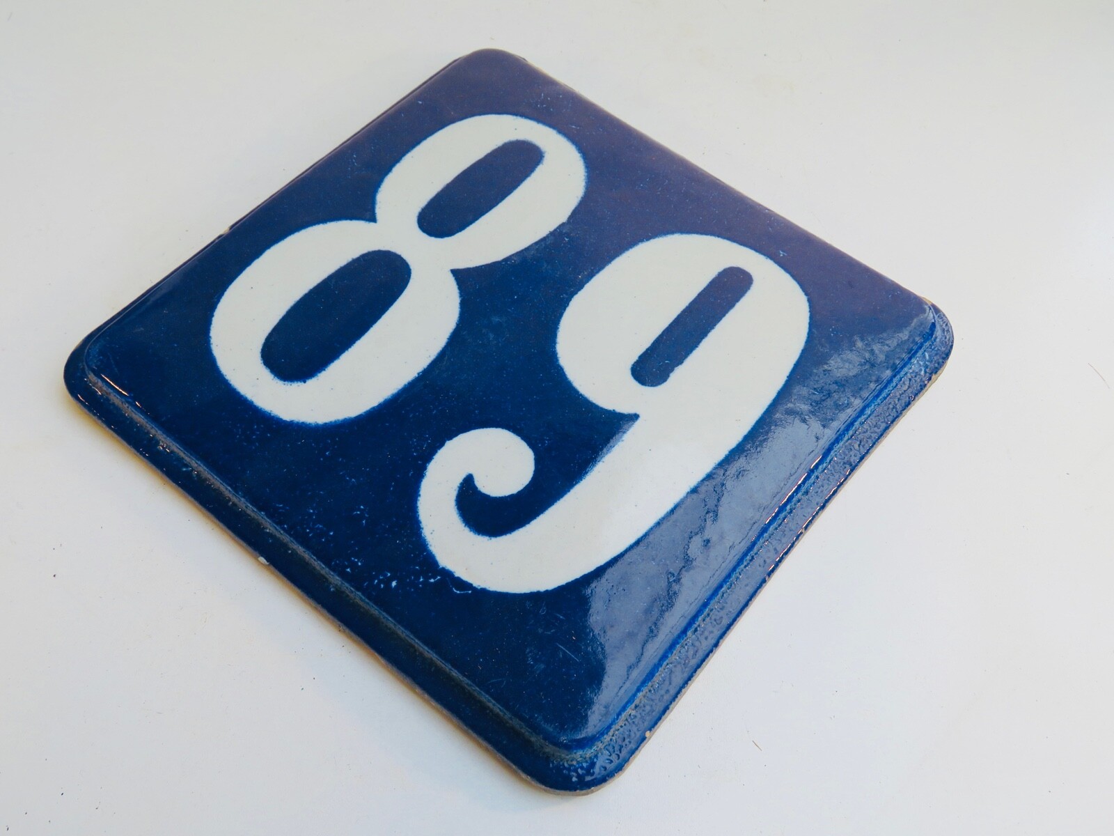 STREET NUMBER PLATE, ANTIQUE, COBALT BLUE VARNISHED CERAMIC, N°68 OR 89