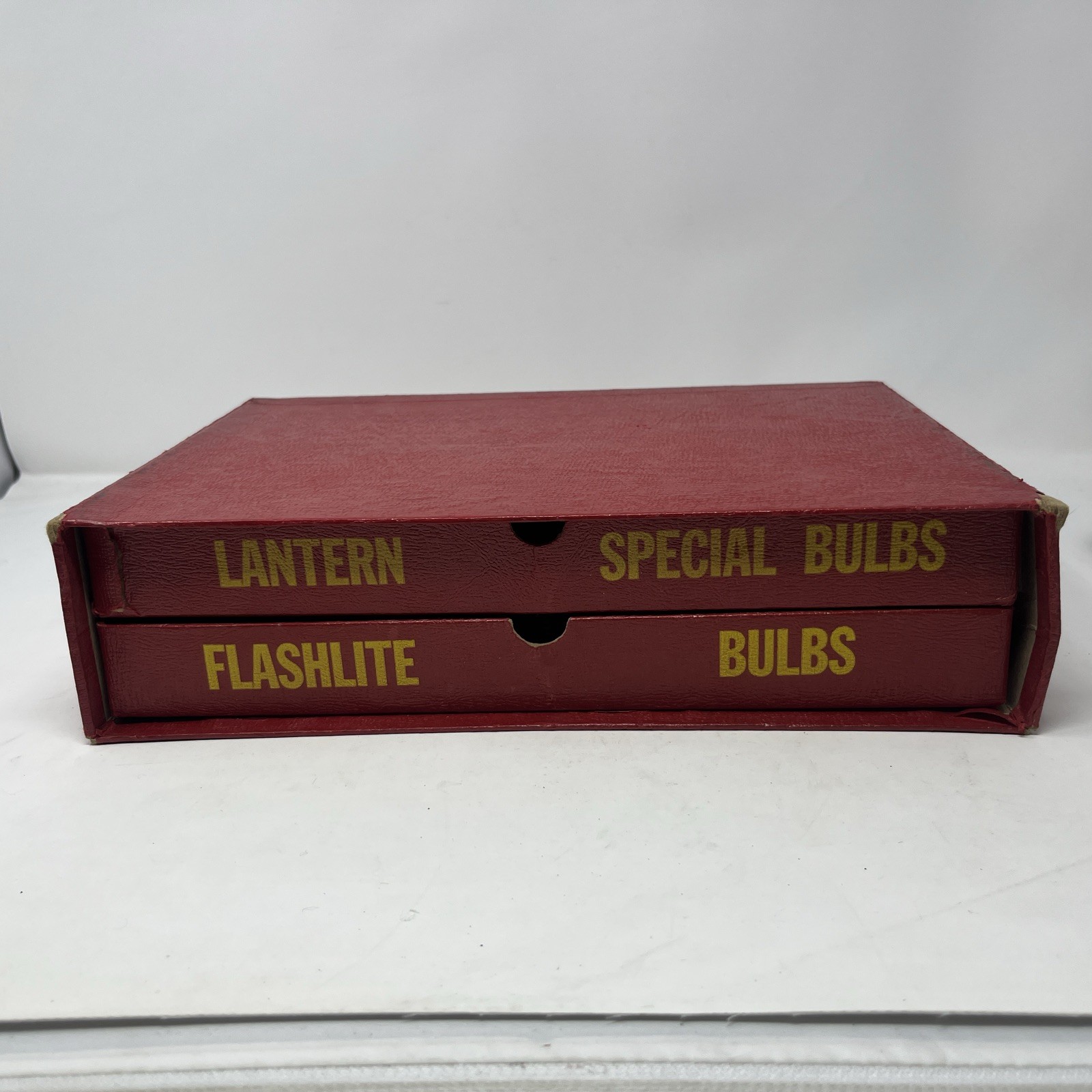 Vintage SERV-A-LITE Flashlite Bulb Merchandiser No. 300 – with Bulbs Display