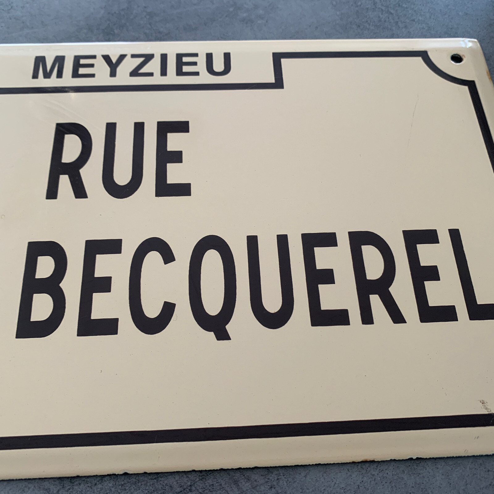 PLAQUE DE RUE ÉMAILLÉE