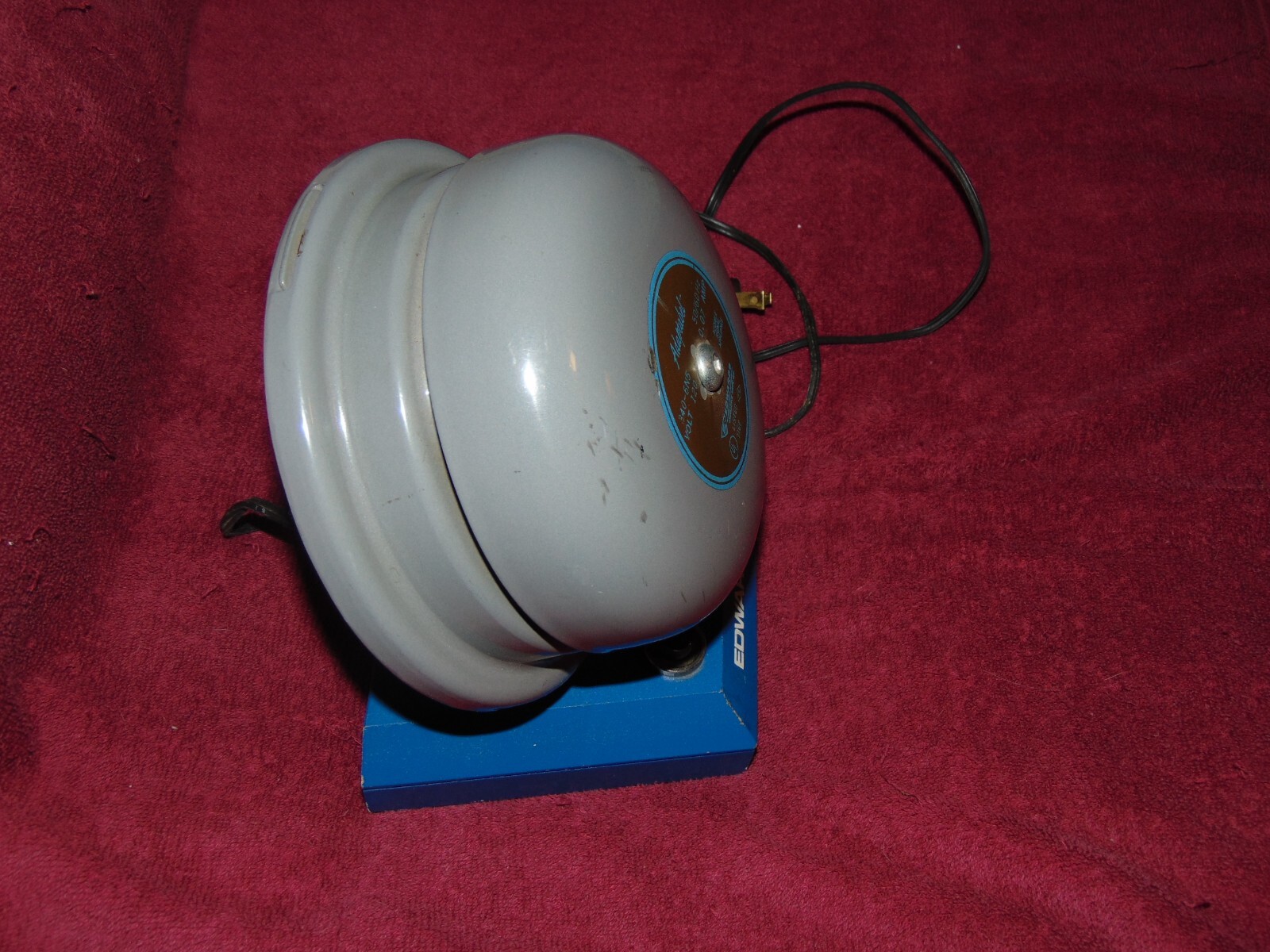 VINTAGE EDWARDS “GS ADAPTABEL” 340-6N5 ALARM/SCHOOL BELL STORE DISPLAY MODEL