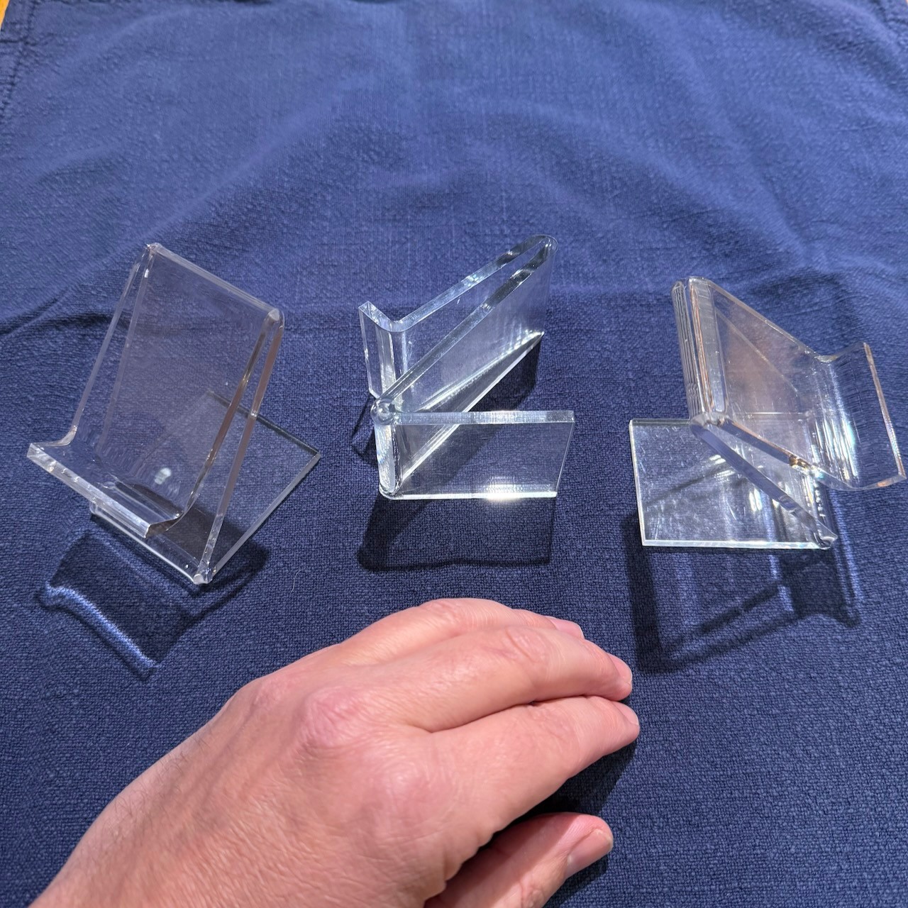 Braeside Displays 2″ x 3″ Acrylic Z Stand, Lot of 10