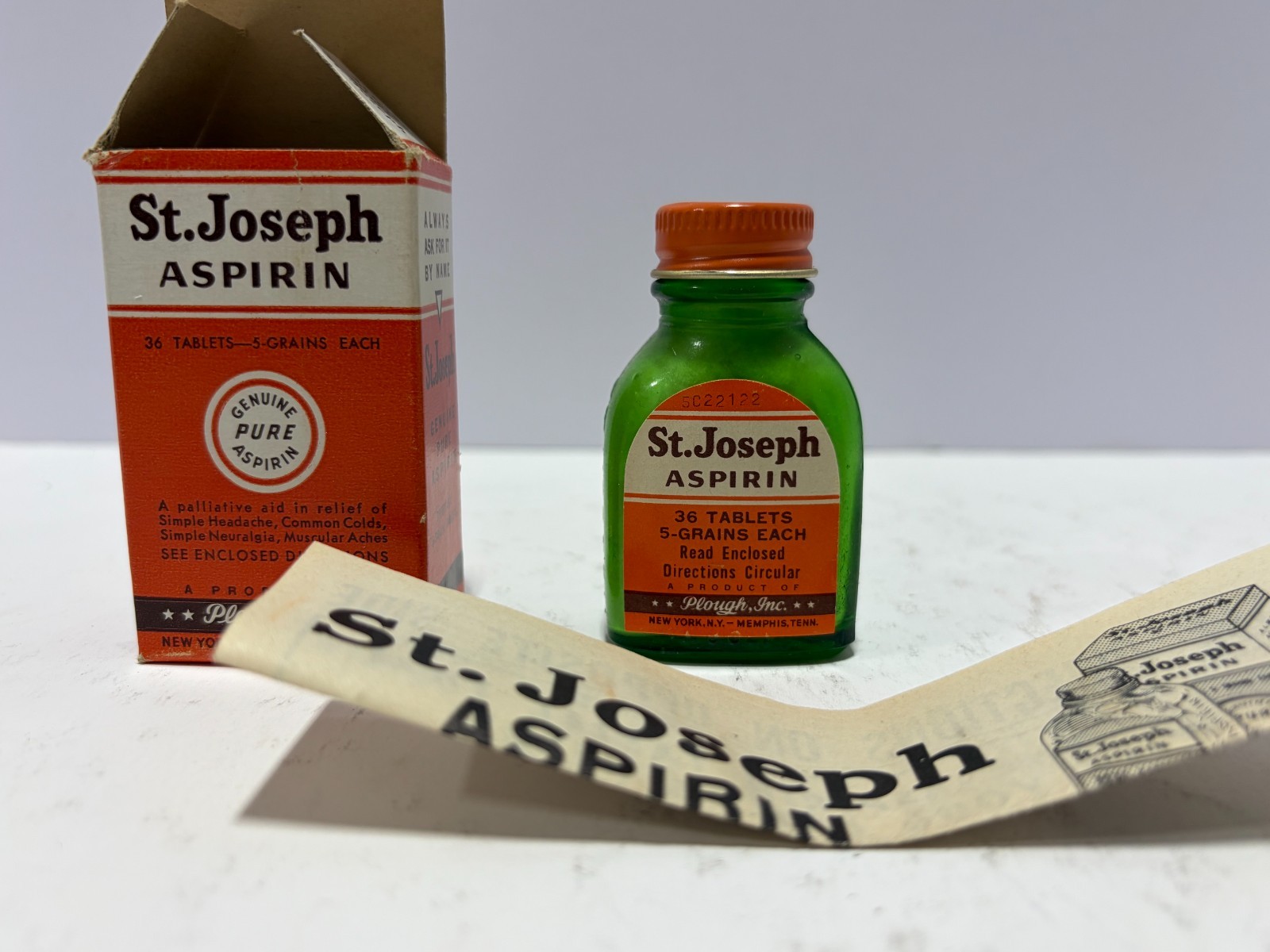 Vintage St Joseph Childrens Aspirin Bottle Full In Original Box 36ct-5 grains ea
