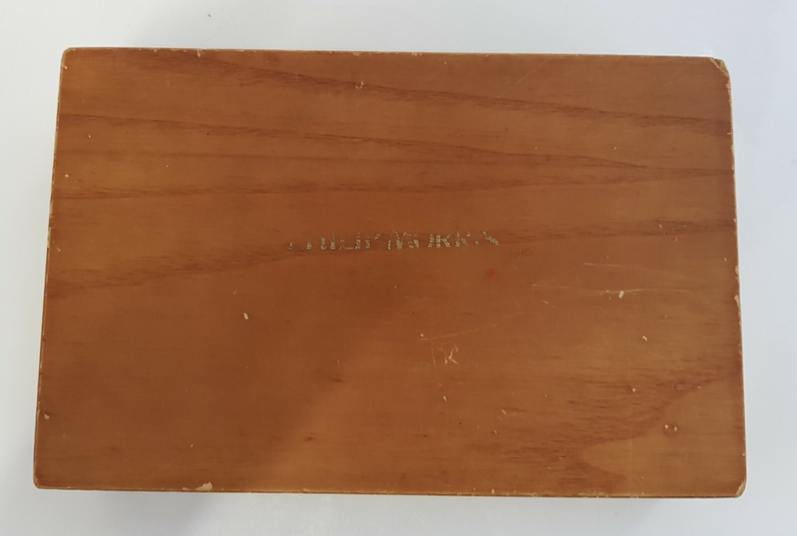 JOLLY HOTELS CHESTERFIELD PHILP MORRIS Pub Cigarette Tobacco Holder Wooden Box