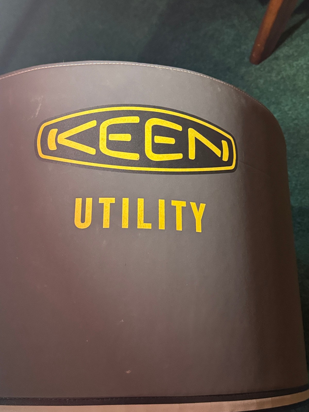 Keen Shoes Advertising Store Display Large Cushion Stool 18.5″x22″ Foam Zipper