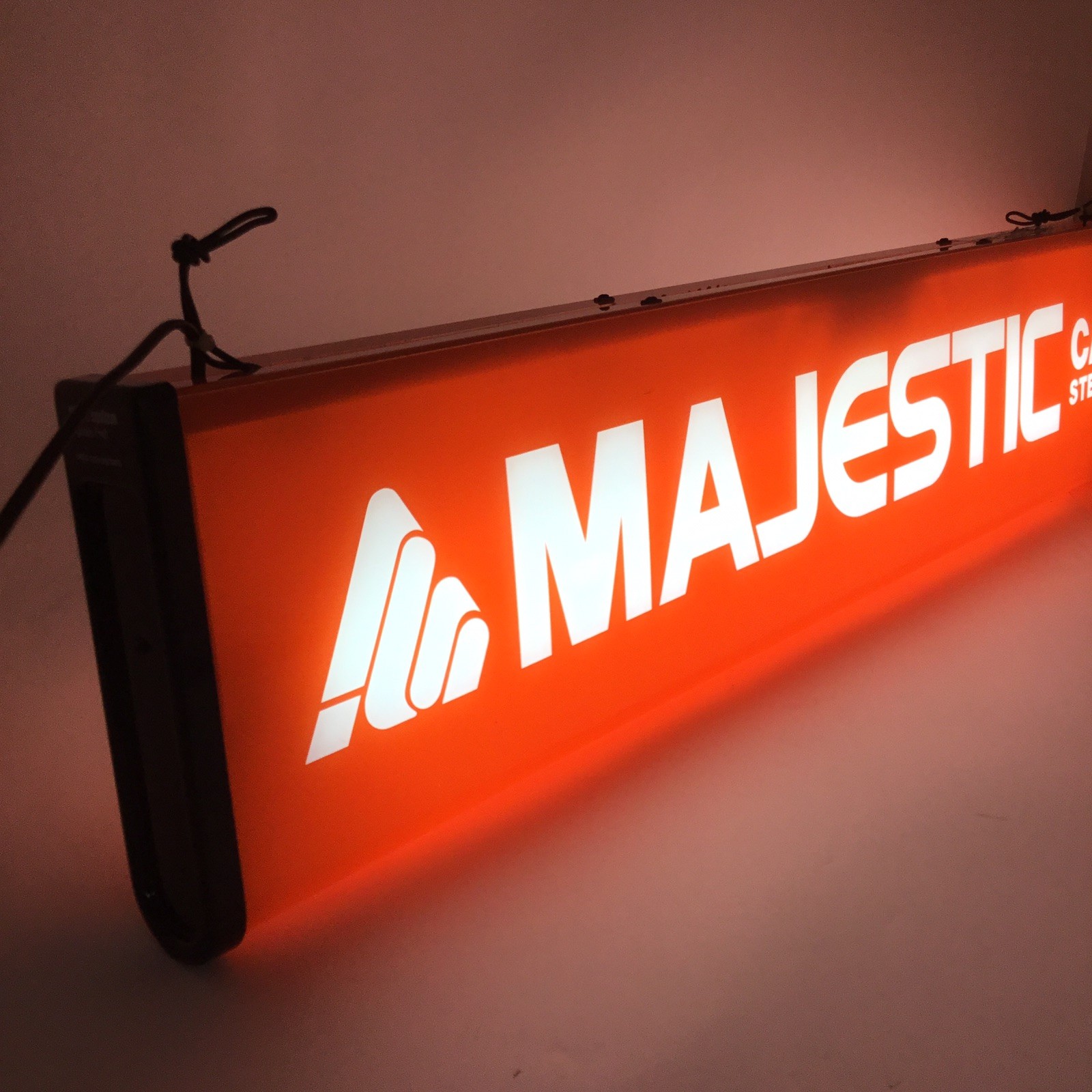RACK SYSTEM MI ’80s – VINTAGE MAJESTIC CAR STEREO TWO-SIDED LIGHT SIGN XL