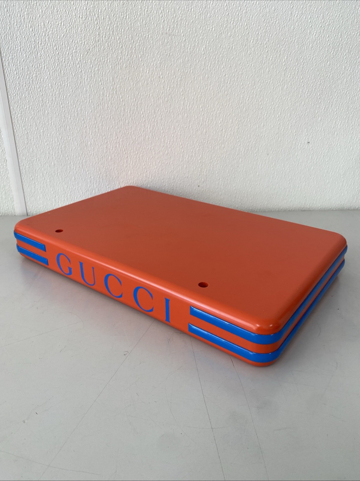 GUCCI – OFFICIAL DEALER LOGO Display