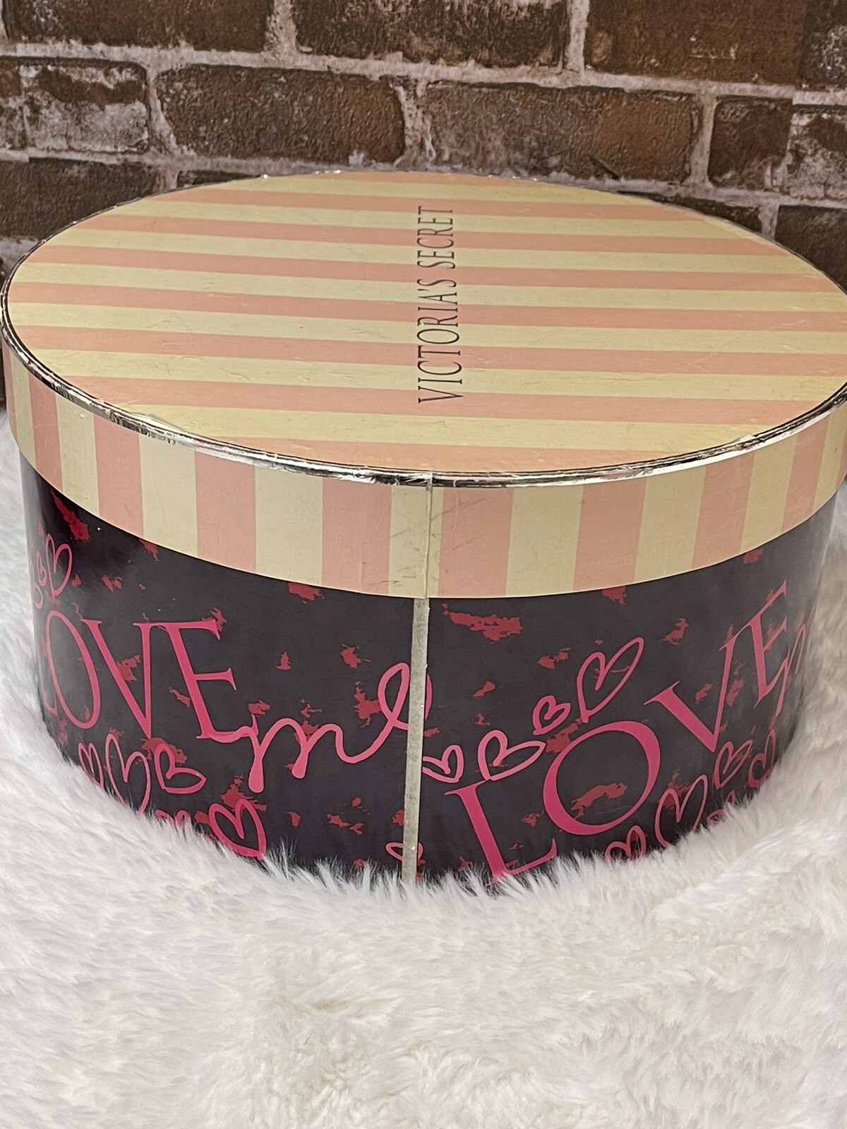 VICTORIA’S SECRET HAT BOXES DISPLAY PROPS PINK STRIPED BLACK STRIPED RARE SET