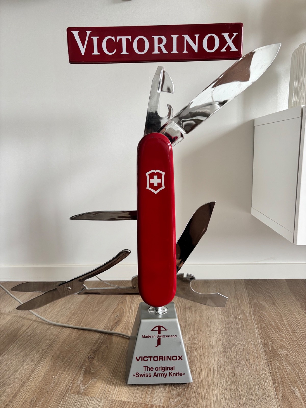 Vintage “Victorinox” Swiss Army Knife Mechanical Store Display – Rare
