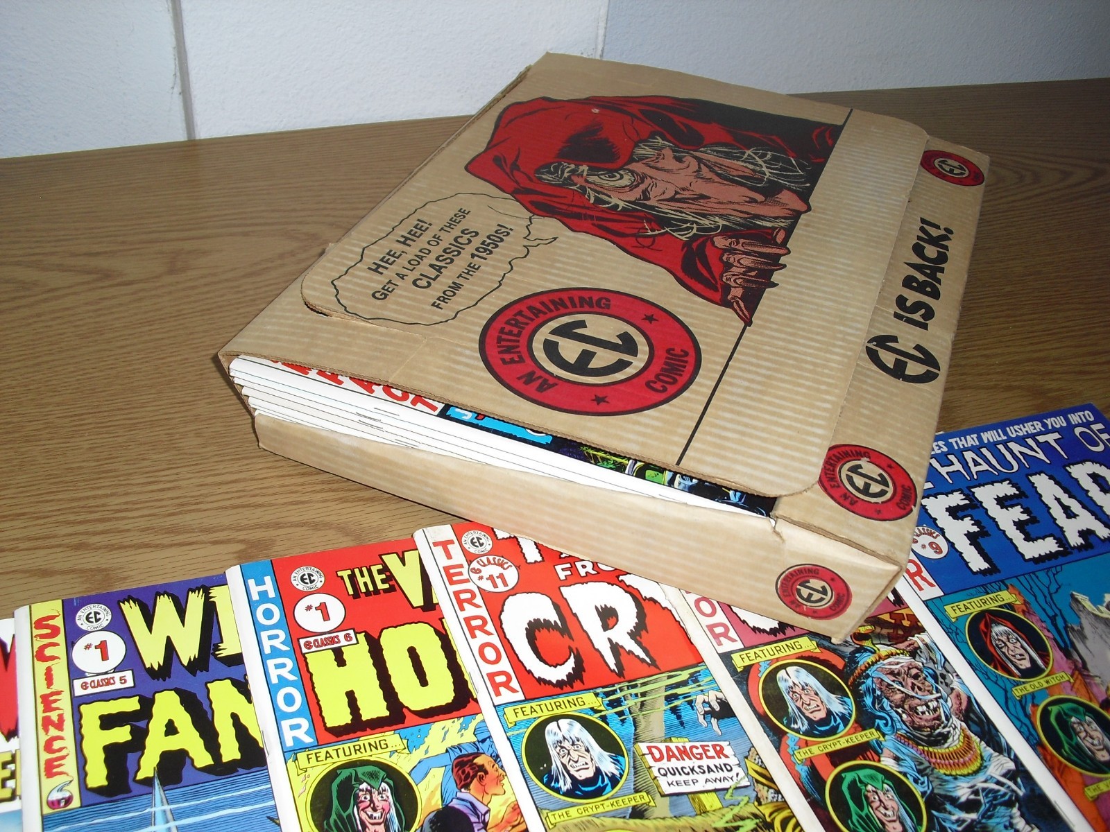 EC is Back! Store Promo Countertop Display Box w/ 25 classic issues Russ Cochran