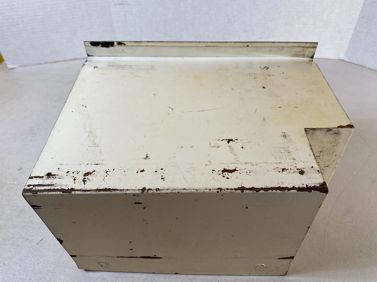 GE vintage General Electric Automobile Lamps Divided Shelf Metal display 5D9