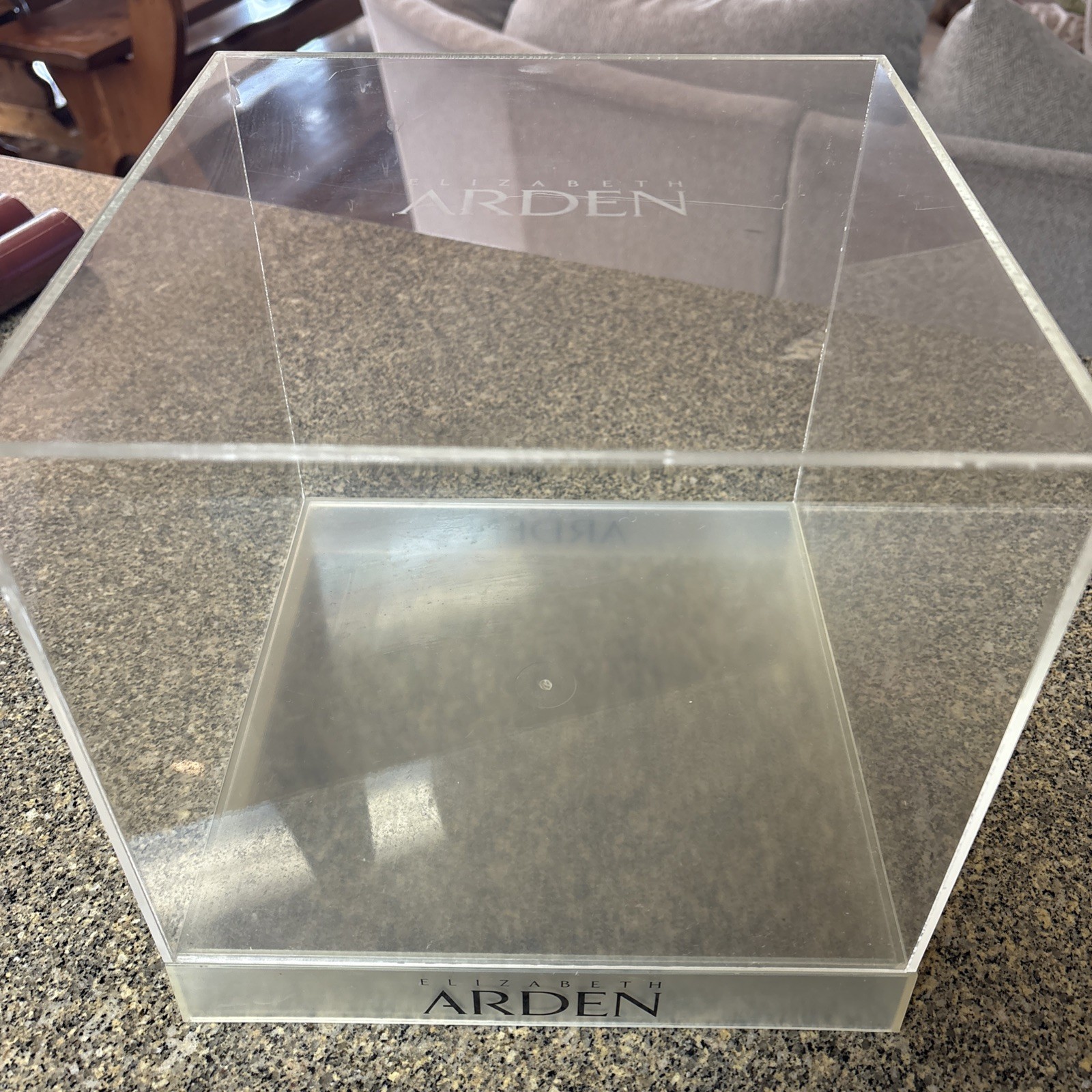 Vtg Square Acrylic Plastic Store Display Case Elizabeth Arden Cosmetics Makeup