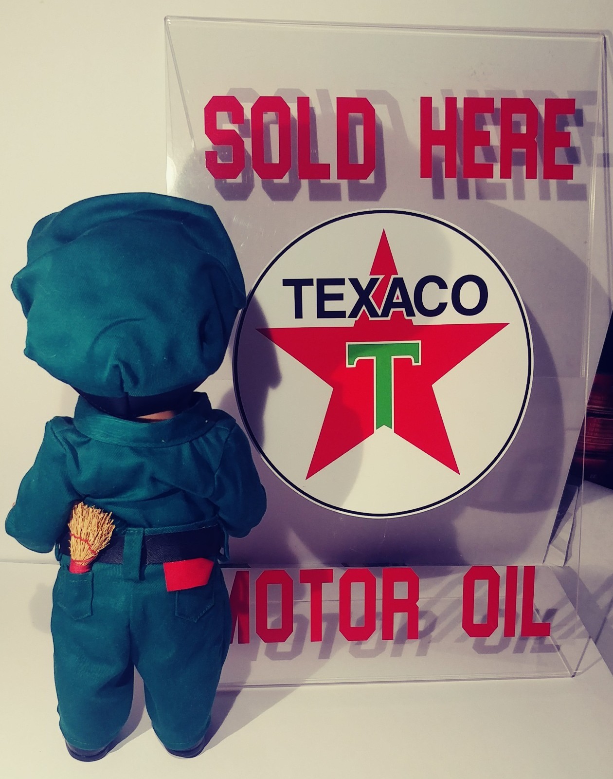 TEXACO COUNTER SIGN AND SERVICE STATION DOLL ,OIL AND GAS DISPLAY,FREE SHIPPING