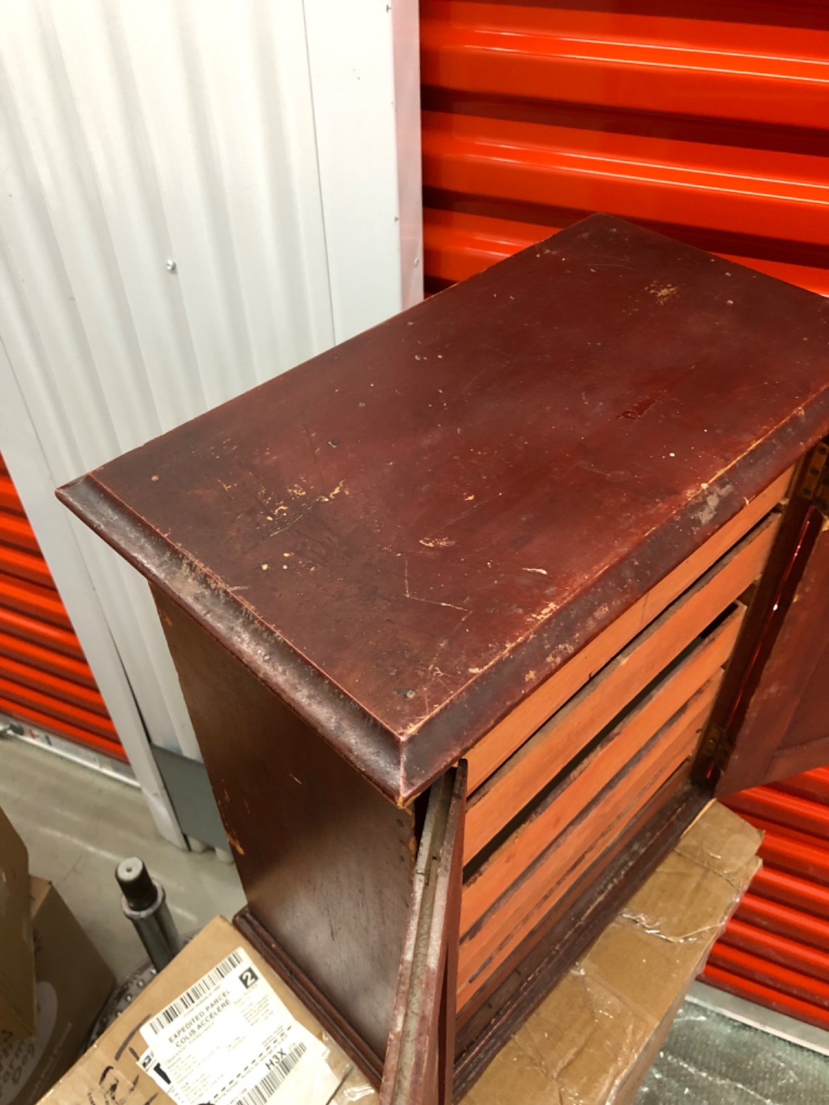 VINTAGE RARE SUPERBc.1890 TIN LITHOGRAPHED “DIAMOND DYES” BABY STORE CABINET