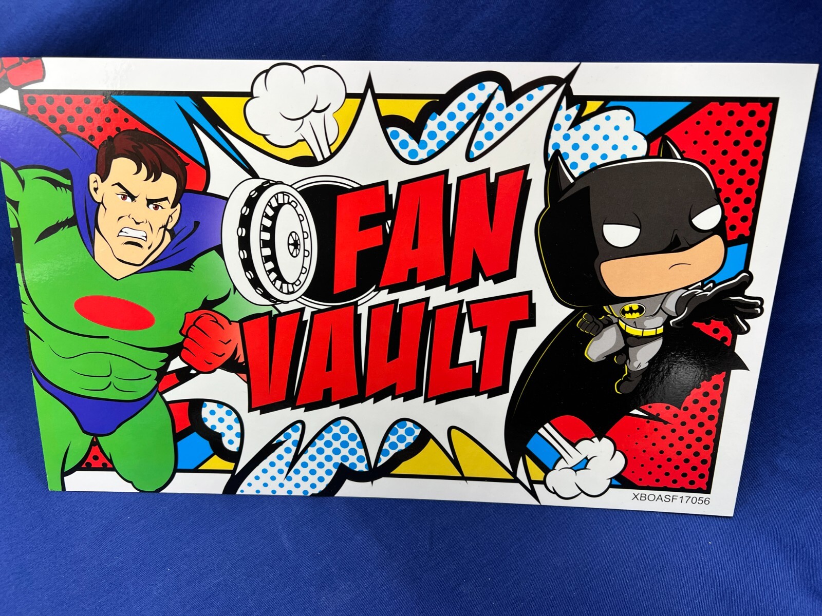 Pop funko Fan Vault Toys R Us Exclusive Promo Display Sign Hero Batman