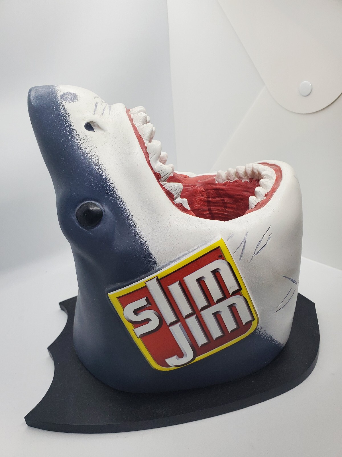 SLIM JIM Promotional Jaws Great White Shark Head Wall Mount Gas Station Display