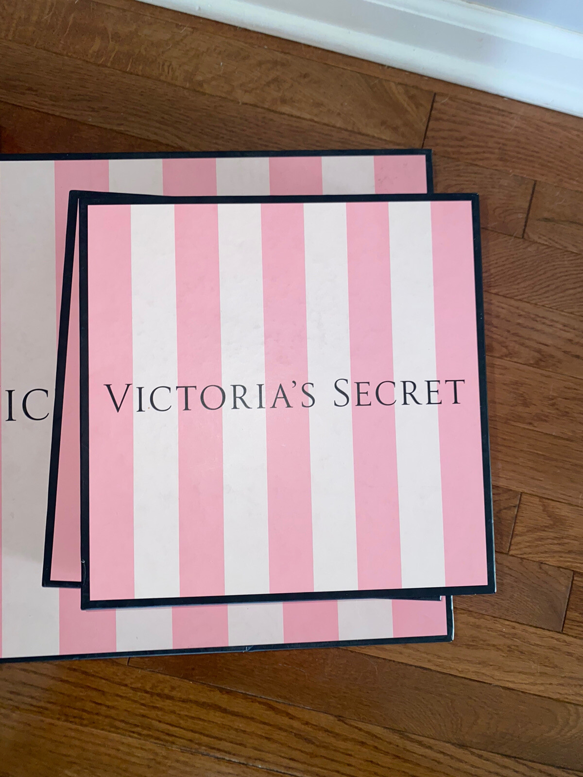 VICTORIA’S SECRET BOXES DISPLAY PROPS BOXES #1