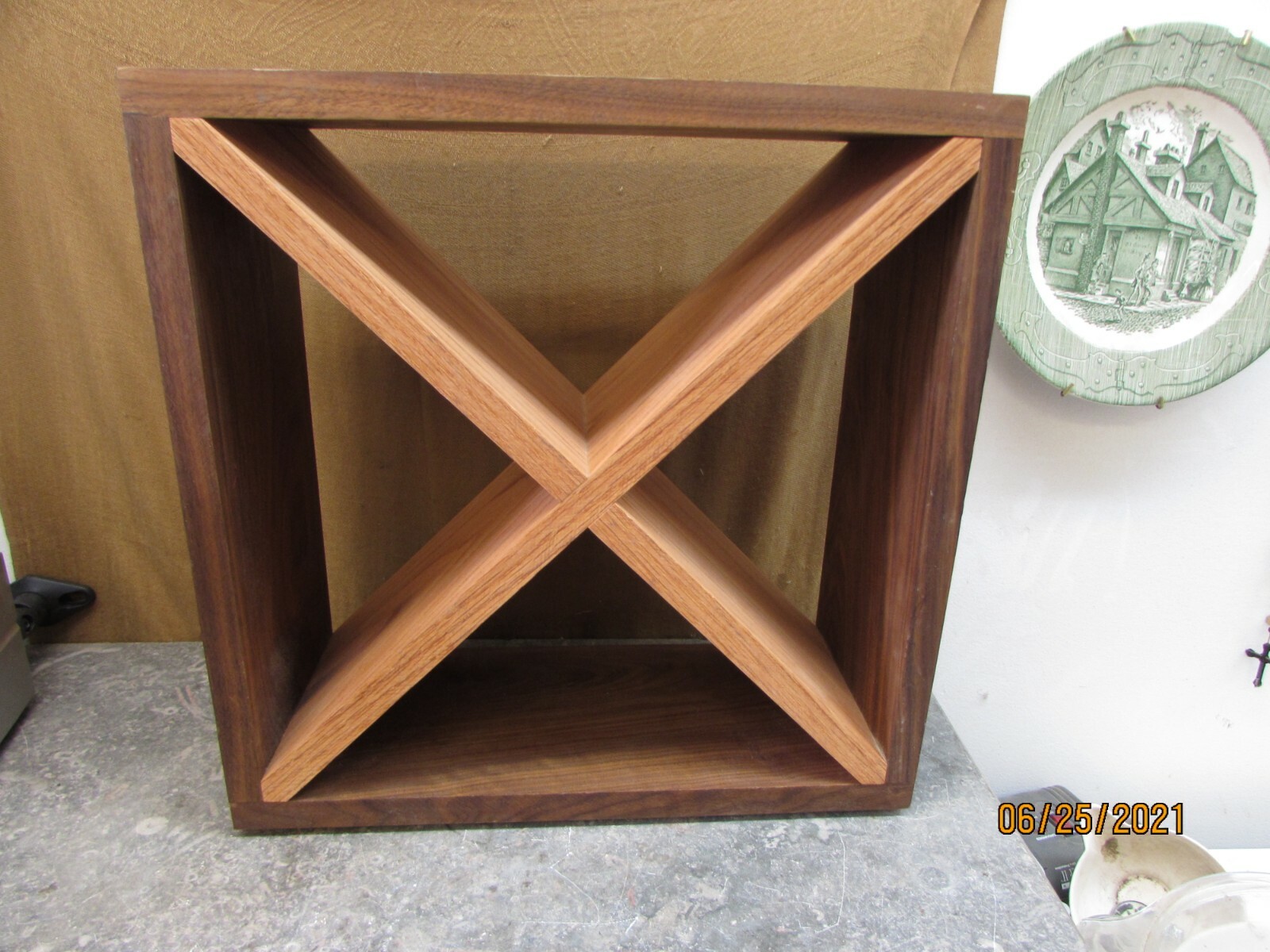 solid wood display very unique 15-1/2″ x 15-1/2″