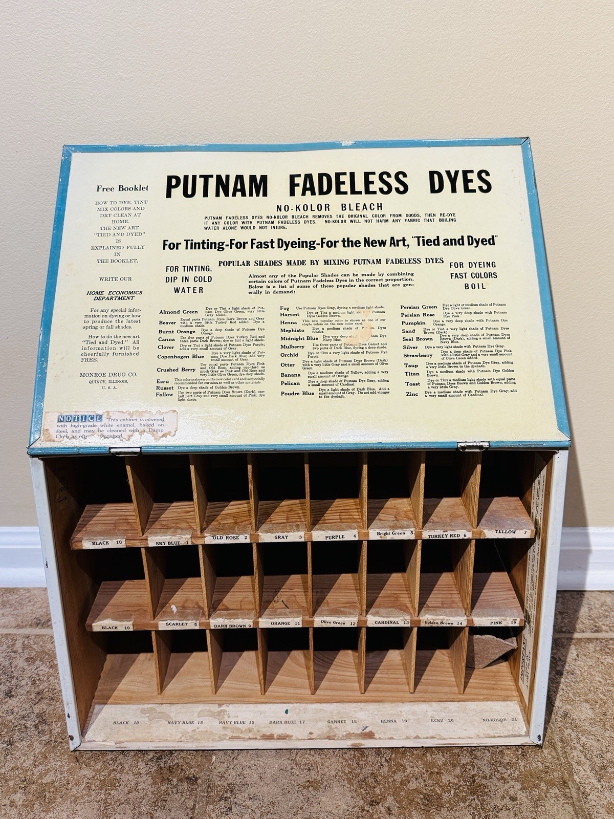 PUTNAM DYES Original Advertising Display ANTIQUE Store Metal Box Wood Dividers