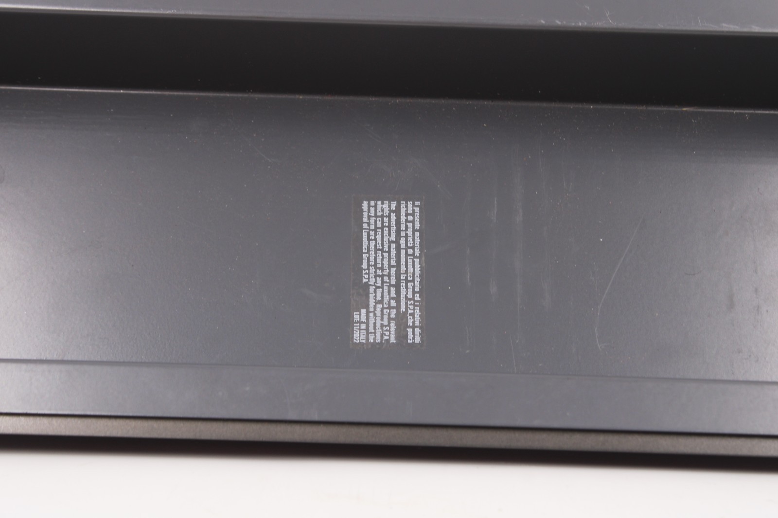 RAY BAN Sunglasses Countertop Riser Display Stand 16.5″ x 6 3/8″ x 2 1/8″ Italy