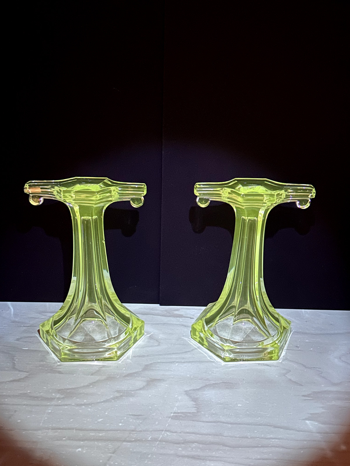 Pair of Manganese Clear Glass Shelf Supports/ Display Stand Glows